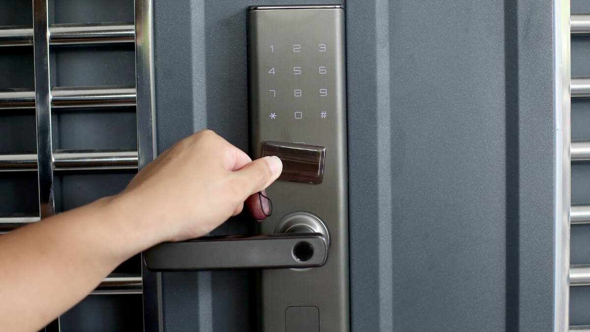 Cerradura RFID con acceso por tarjeta y proximidad