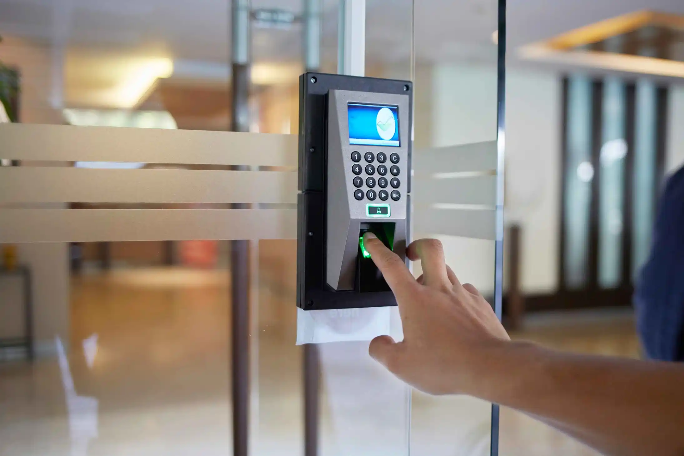 Sistemas de control de accesos corporativos y empresariales